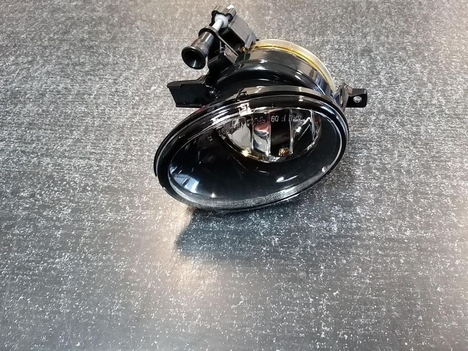 Lampa przeciwmgielna PRAWA (HB4) SEAT ALHAMBRA; VW BEETLE, CADDY III, EOS, GOLF PLUS, GOLF VI,