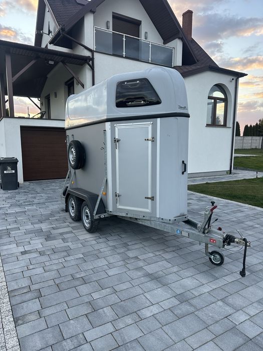 Przyczepa do przewozu 1,5 konia zwierzat  kat B dmc 1300 kg