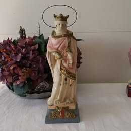 Três esculturas em  da Rainha Santa Isabel. Preços; 45 ,25,22€