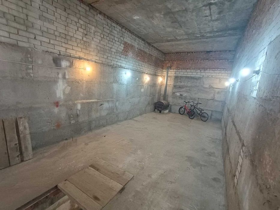 Гараж великий Троєщина Під підіймач СТО малярка склад цех виробництво