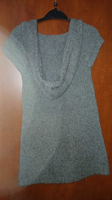 122-128, szara sukienko tunika z kapturem, ciepła, kieszenie