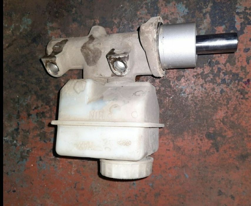 Головний циліндр для чері джагі