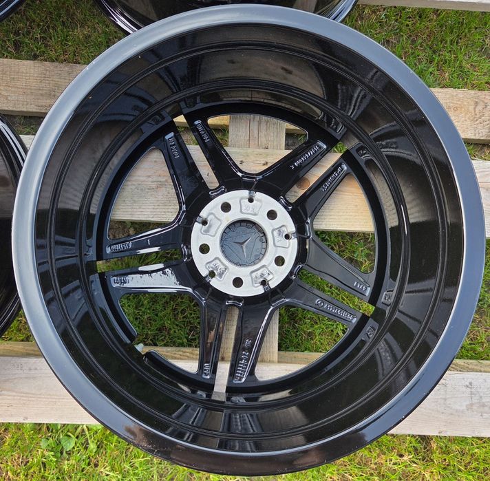 Felgi Oryginał Mercedes AMG A B CLA 7,5Jx18 ET49 5x112