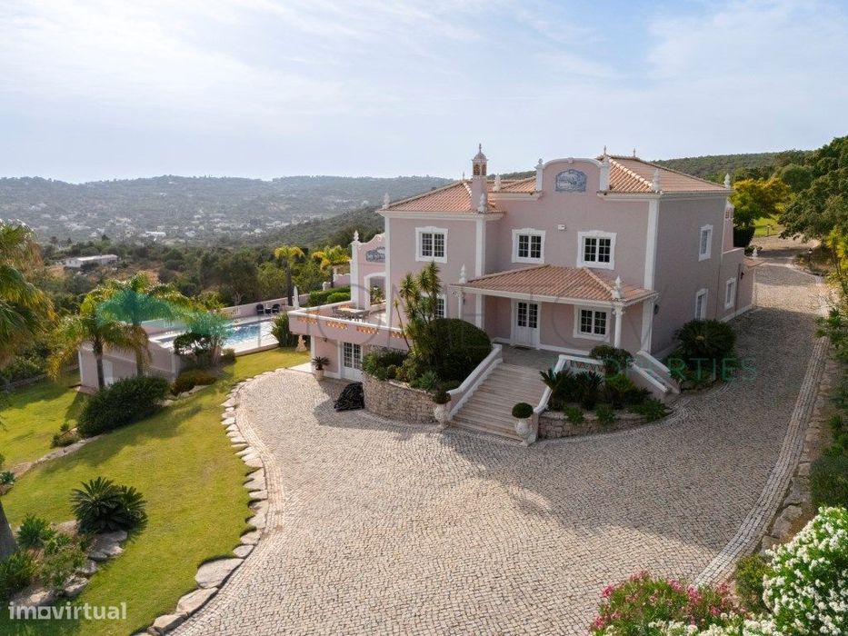 Moradia V5 - Vista Mar com Piscina e 12.710m² de Privacidade em Loulé