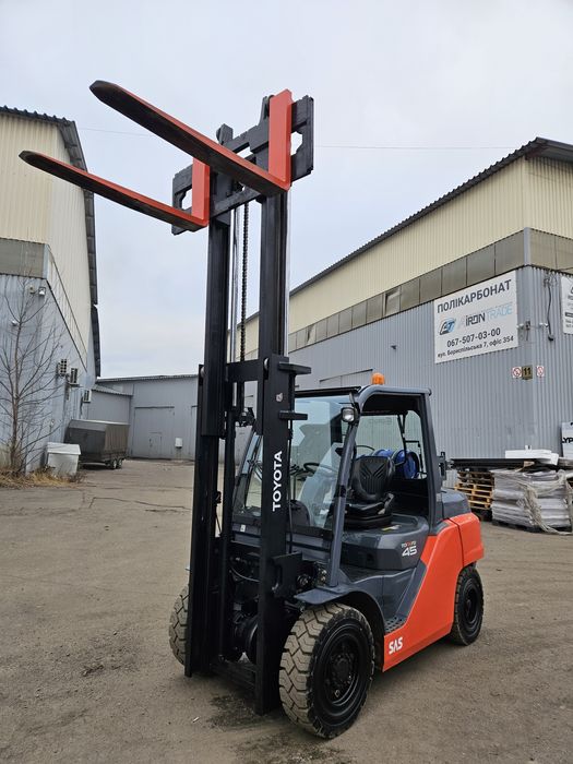 Навантажувач вилковий Toyota 4 тонни. Вилочный погрузчик Тойота 4 т