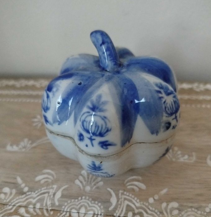 Linda Caixinha Guarda Jóias em Porcelana