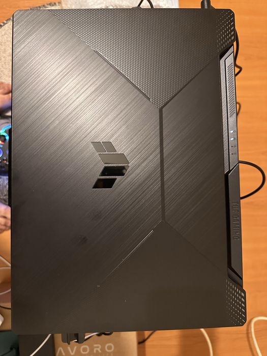 Asus tuf gaming a15 . 4 mes usado