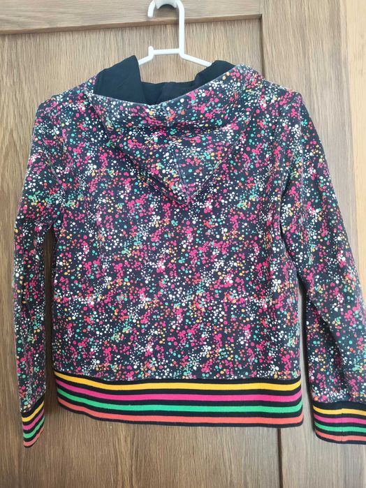 Roupa de menina, em muito bom estado!
