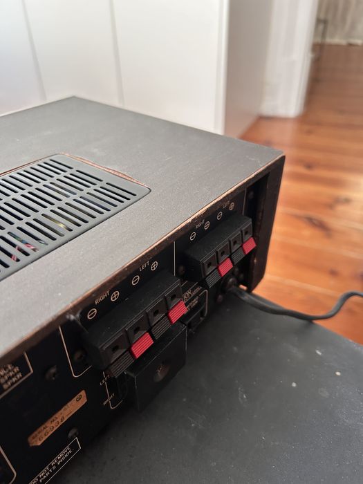 Amplificador ROTEL