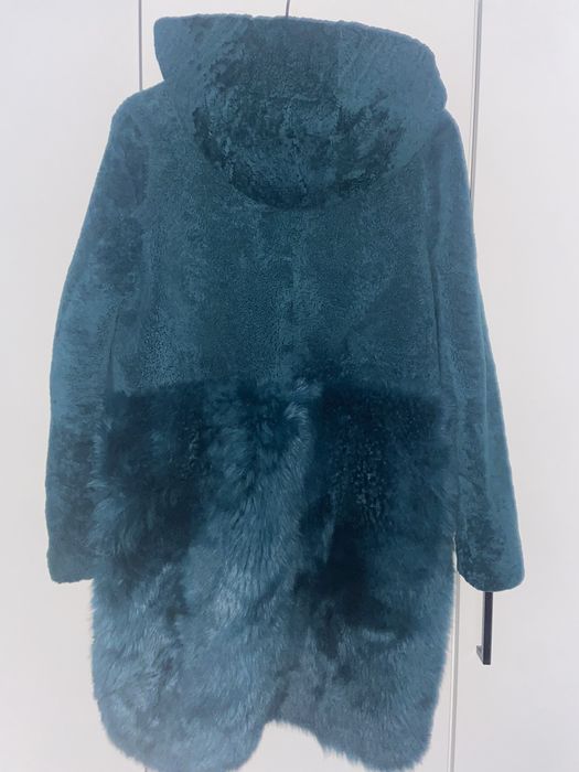 Жіноча натуральна шуба з капюшоном