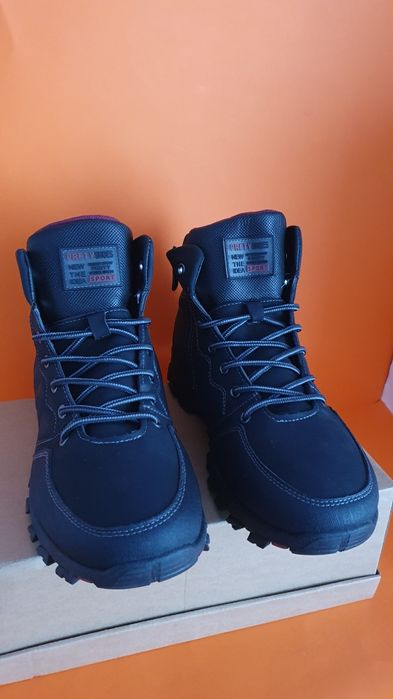 Buty nowe męskie trekkingowe ocieplane czarne rozmiar 44