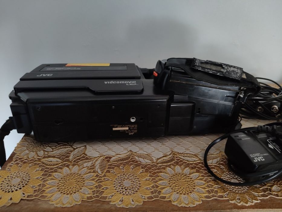 Відеокамера.  JVC