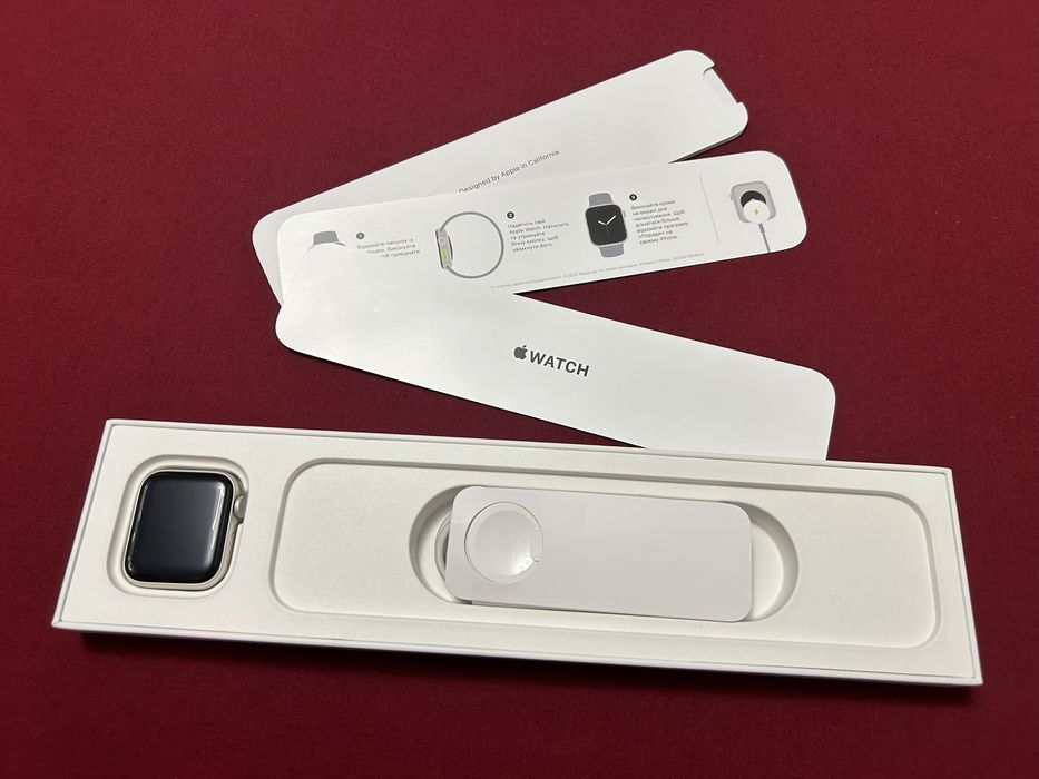 AppleWatch SE GPS 40mm Starlight Aluminium Cas