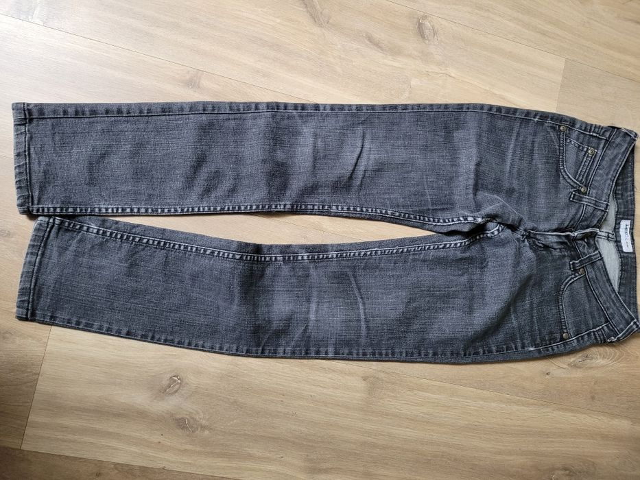 Lee. Spodnie z prostą nogawką. W26 L31