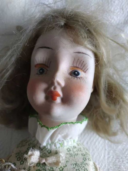 Boneca Antiga Cerâmica