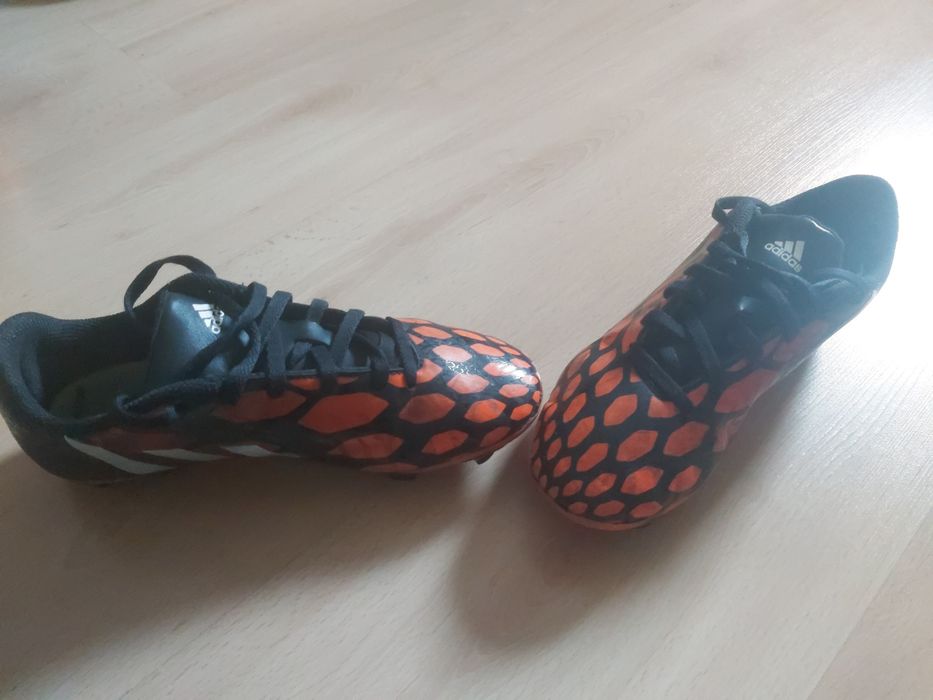 Vendo chuteiras de futebol da adidas e nike