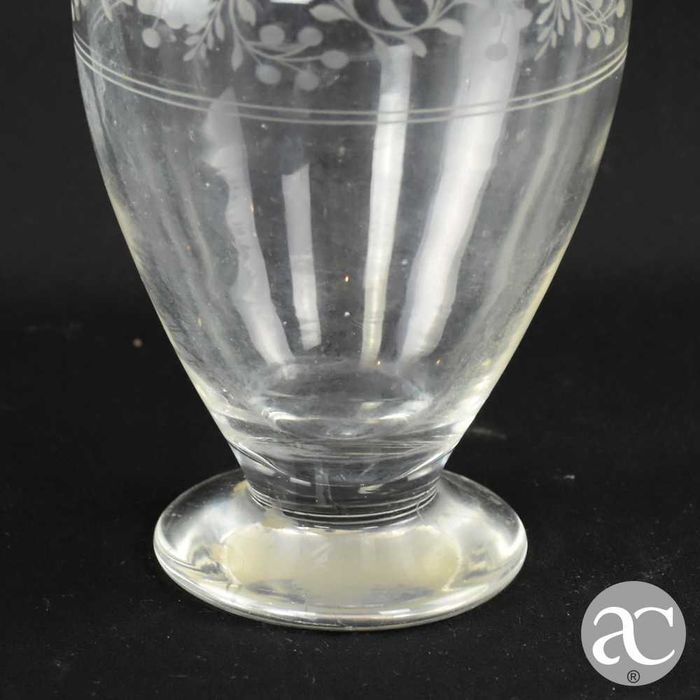 Garrafa com rolha em Vidro / Cristal com gravados