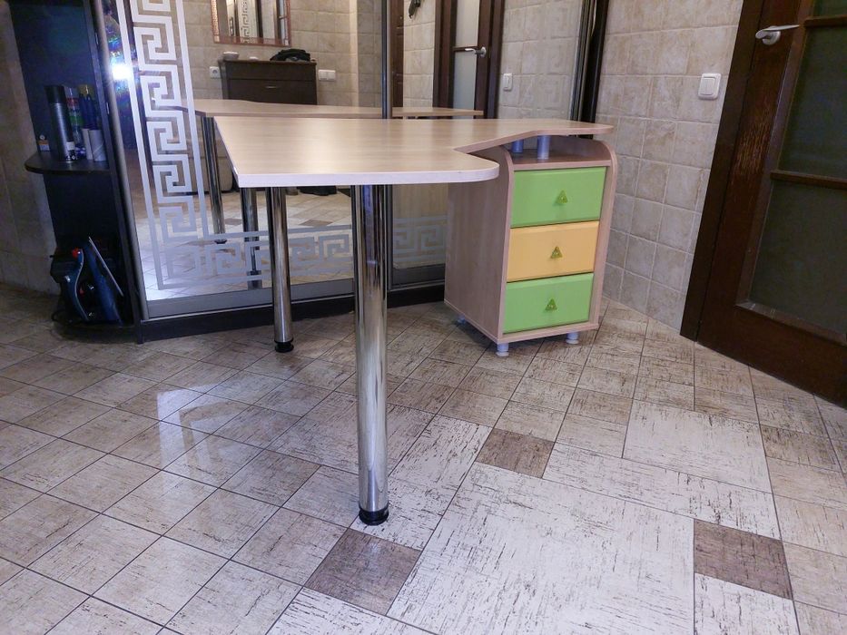 Стіл письмовий кутовий