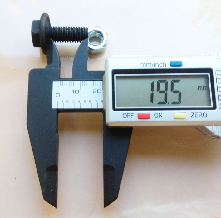 Болт винт М8 левая резьба для дисковой пилы торцовки