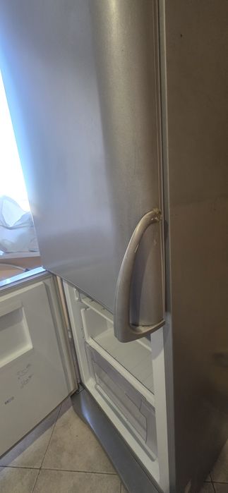 Полностью рабочий холодильник Indesit C132G.016