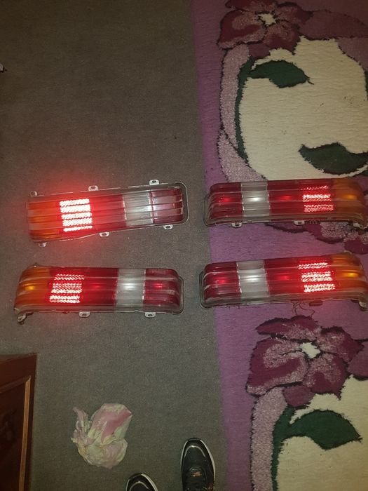 Молдінги молдинги  фари фонарь ліхтарMercedes-Benz 123