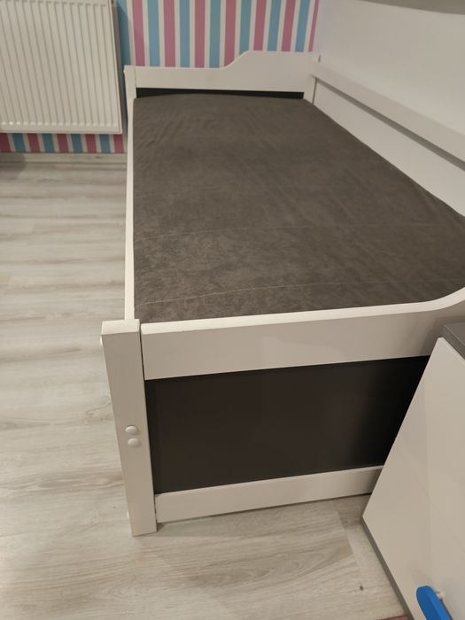 Łóżko młodzieżowe, rozsuwane,