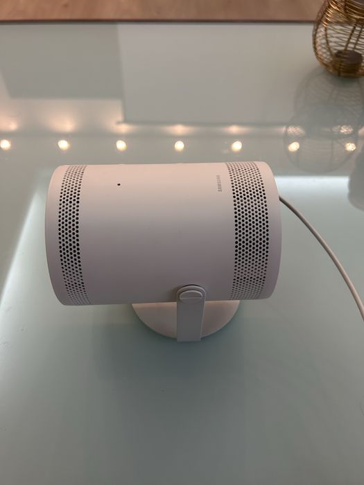 Samsung The Freestyle 2 проєктор Full HD Smart TV (відмінний стан)