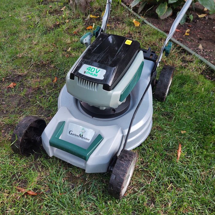 Газонокосарка акумуляторна акб металева косарка