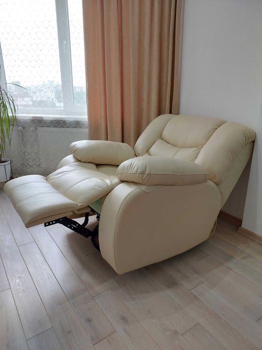 шкіряне крісло реклайнер