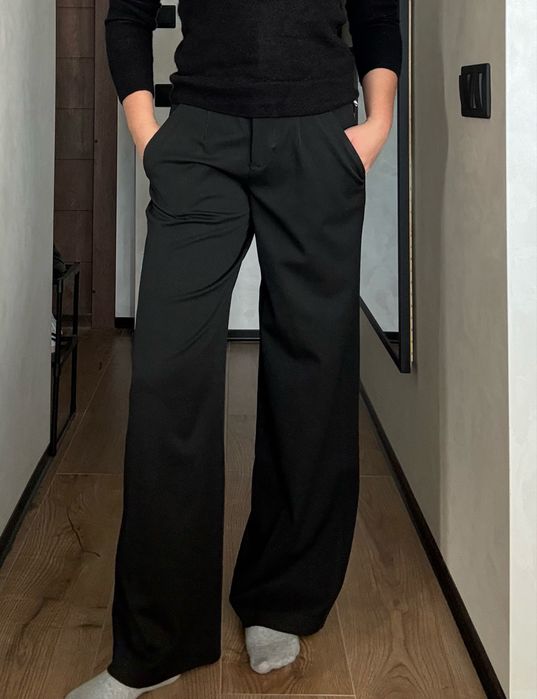 Класичні чорні штани Zara