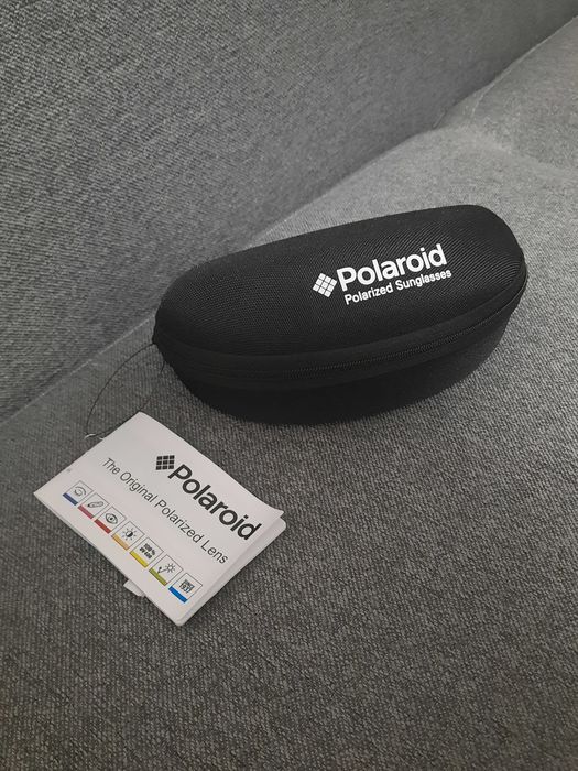 Czarne etui na okulary polaroid