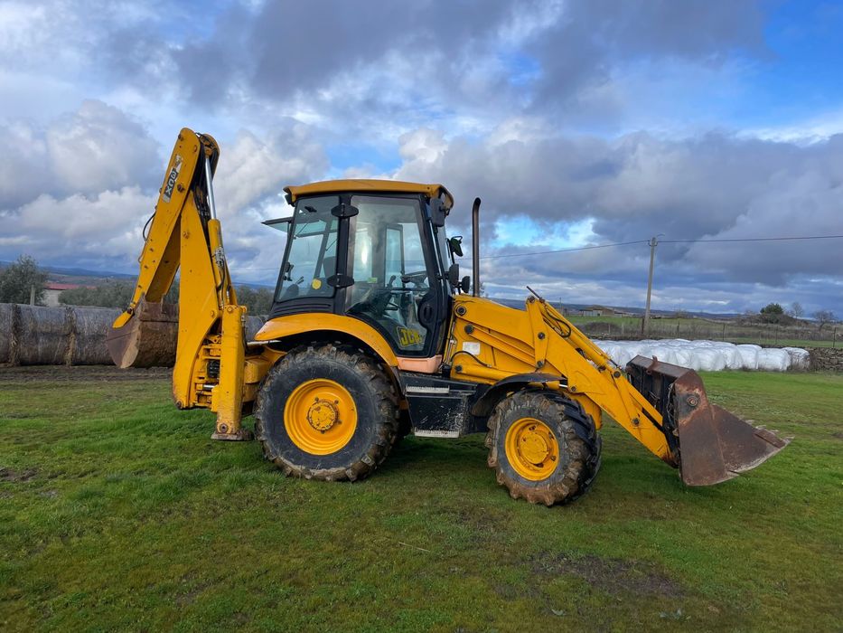 Retroescavadora  jcb