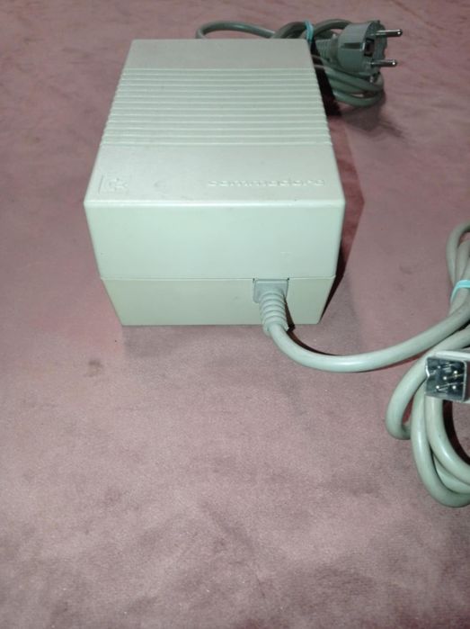 Zasilacz do komputera Commodore Amiga 500 oryginalny