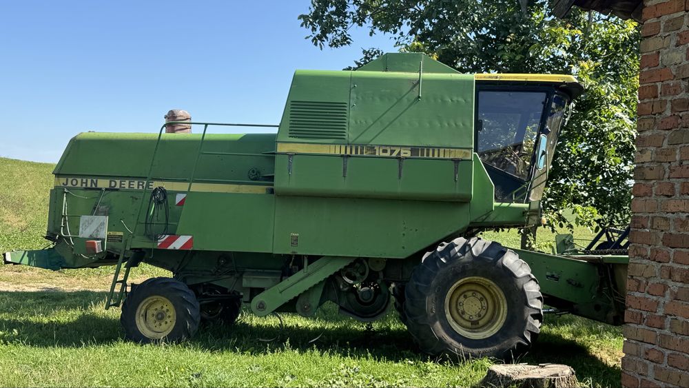 Продається комбайн  John Deere  1075
