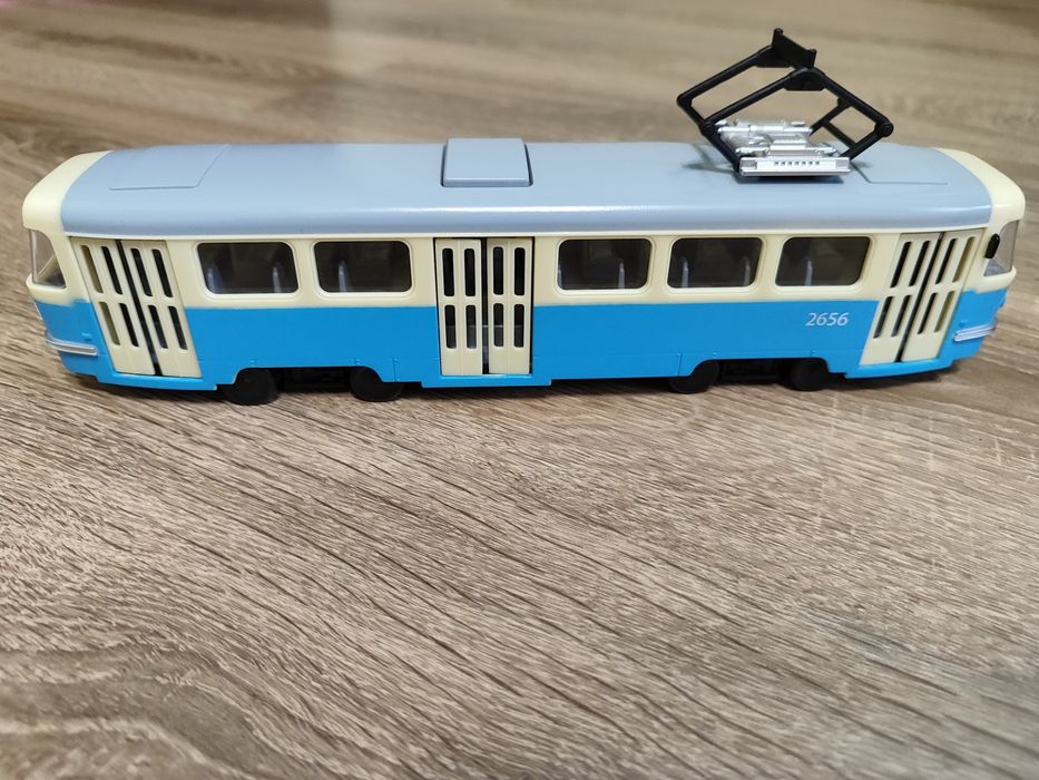 Тролейбус іграшковий