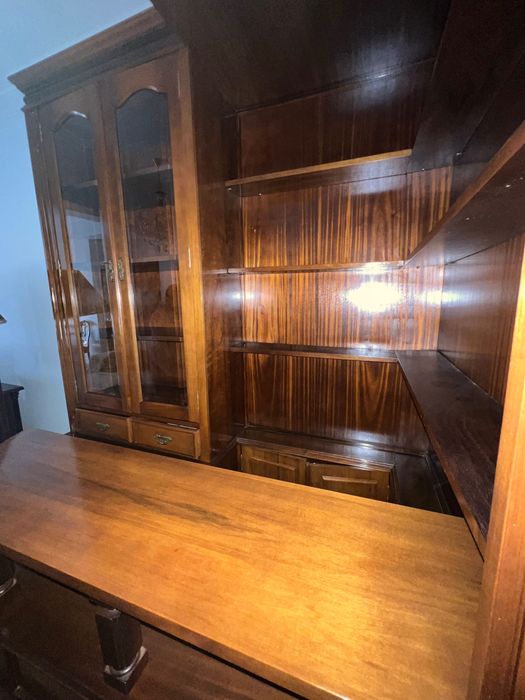 Móvel Bar de Sala com Vitrine