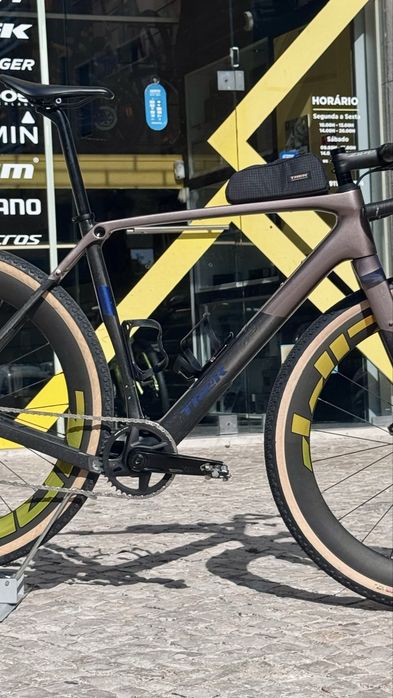 Gravel Trek Checkpoint SL7