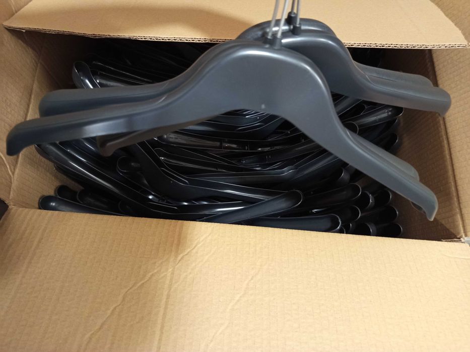 Cabides novos 100 unidades 15€