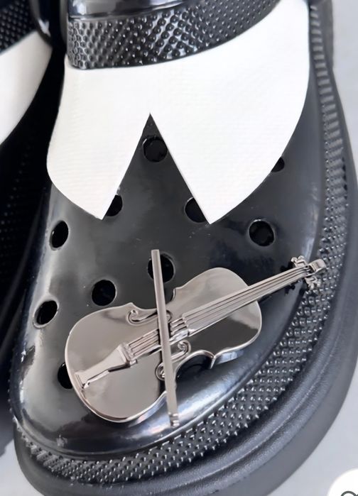 Crocs  Wednesday unisex klapki