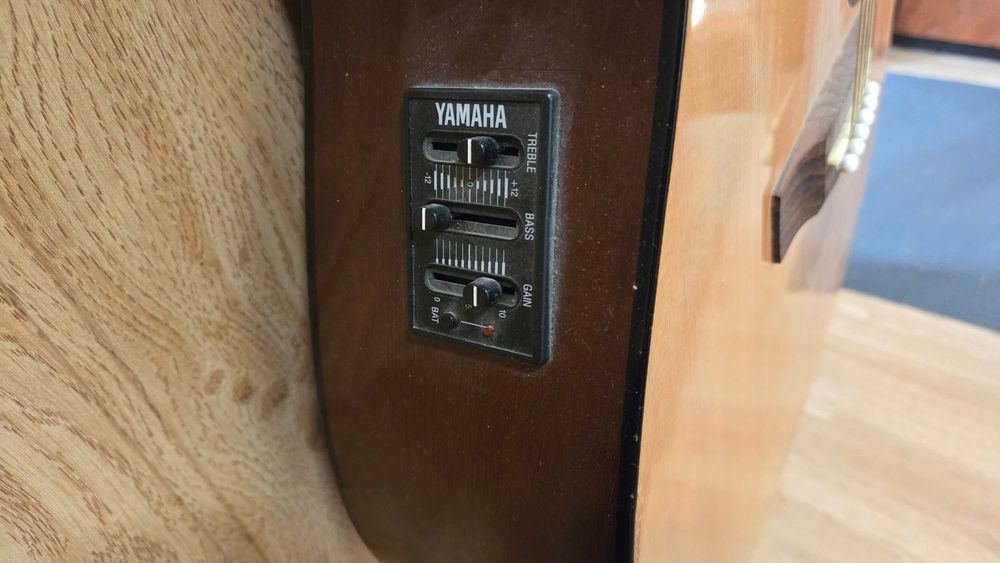 Гитара электро акустическая, YAMAHA FX310A, комплект