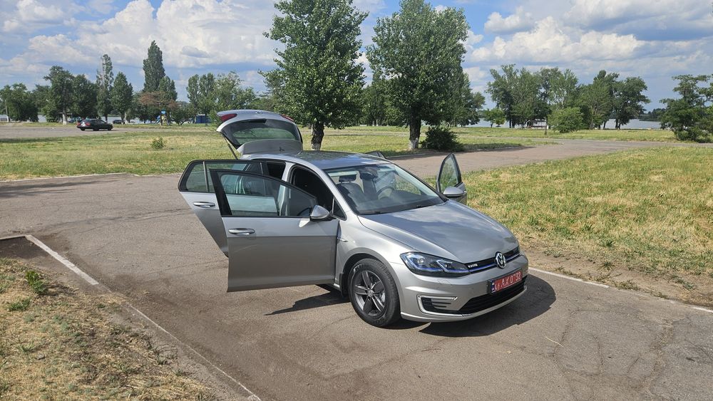 E-GOLF 36 квт. 18р.свіжий 117т.км.  рідна фарба