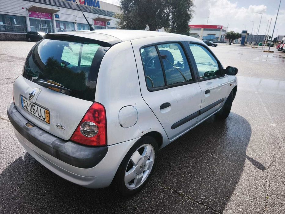 Renault Clio Ano 2002