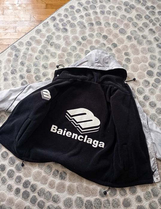 2 куртки на хлопця 10-12 років