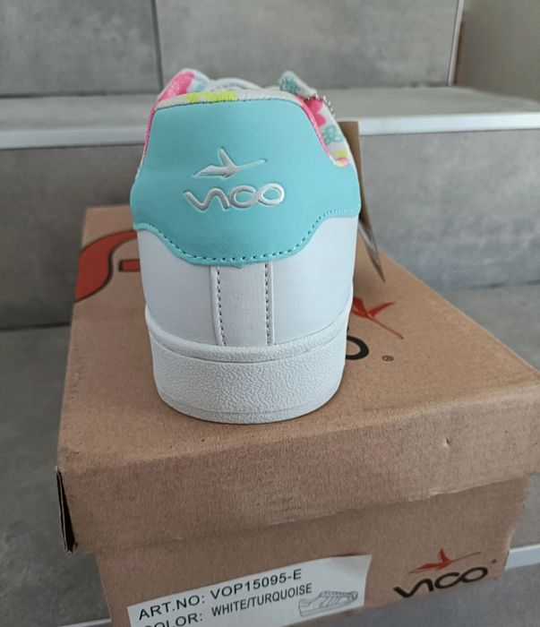 Buty sportowe białe sneakersy wiązane sznurowane adidasy 41 miętowe