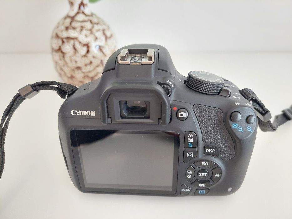 Vendo Canon 1200D + EF-S 18-55mm
