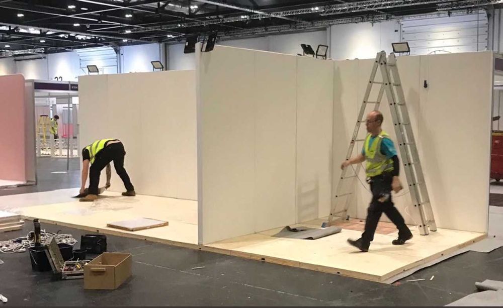 Modułowa podłoga targowa 31m2. Podłoga na stoisko, targi, event.