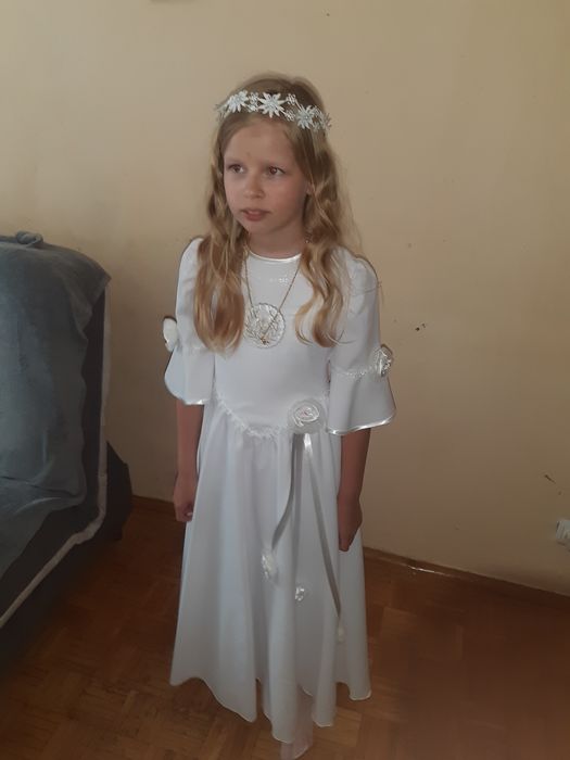Sukienka komunijna 134 rozmiar