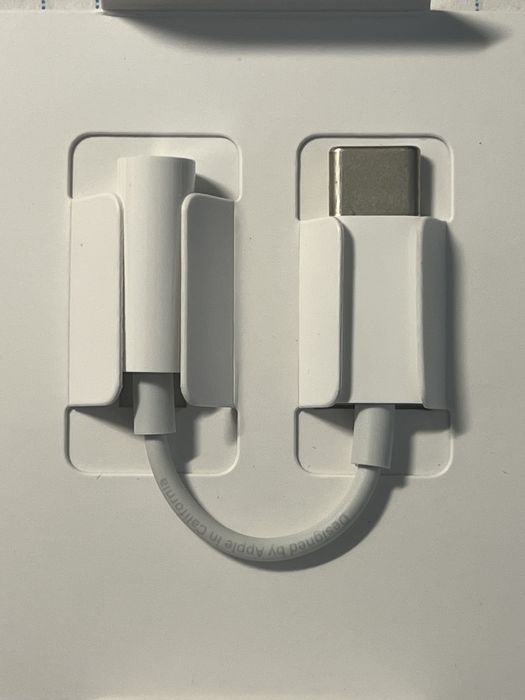 Оригінальний перехідник USB-C to 3.5 Headphone Jack Adapter A2049