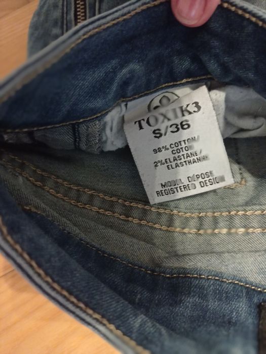 Spodnie w rozmiarze 36