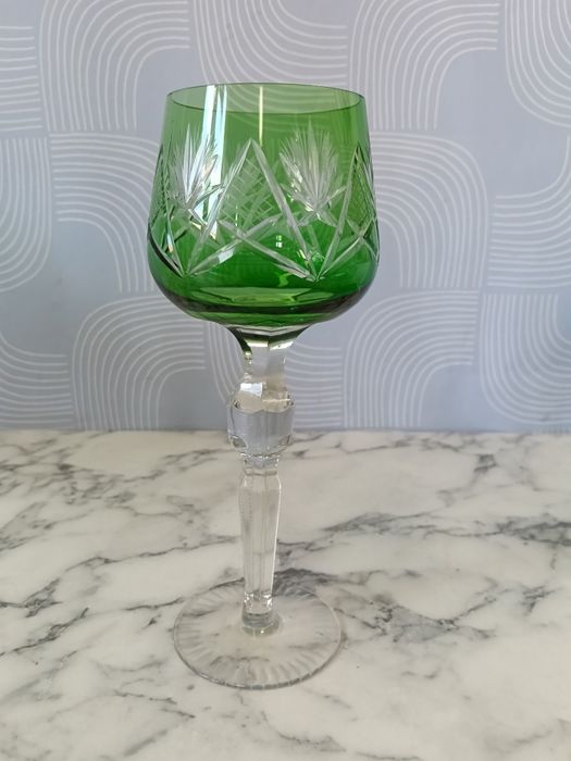 Zielony kryształowy kieliszek vintage remery